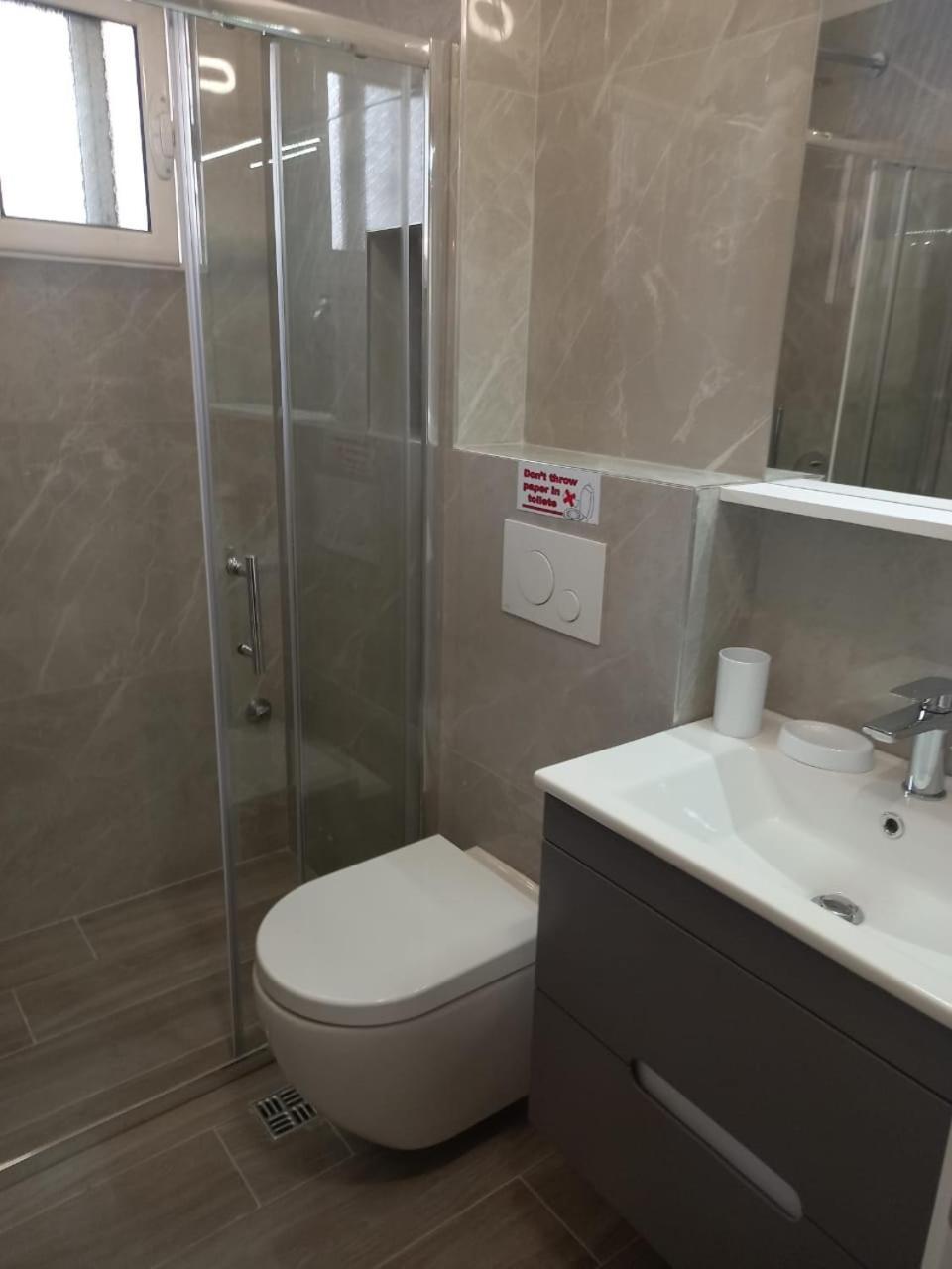 Kosta Apartments Sarandë 객실 사진